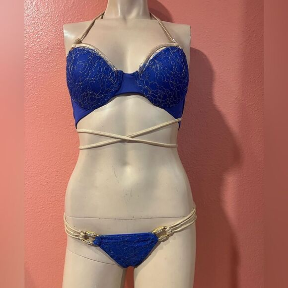 BEACH BUNNY MADAGASCAR GLAM BIKINI SET.. - Picture 12 of 13